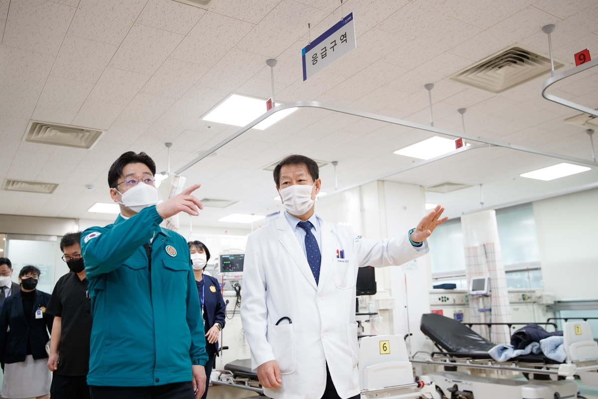 경기도, 공공병원 비상진료체계 점검…"대형병원 공백 최소화"